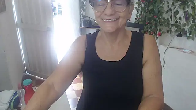 Snapshot of FunnyGrandma chatting on 03-20-25, 08:40 FunnyGrandma online show from 03-20-25, 08:40