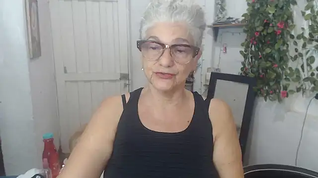 Snapshot of FunnyGrandma chatting on 03-20-25, 11:45 FunnyGrandma online show from 03-20-25, 11:45