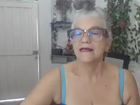 Snapshot of FunnyGrandma chatting on 03-22-25, 05:09 FunnyGrandma online show from 03-22-25, 05:09