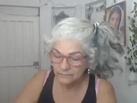 Snapshot of FunnyGrandma chatting on 09-09-25, 12:54 FunnyGrandma online show from 09-09-25, 12:54