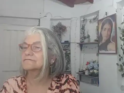 Snapshot of FunnyGrandma chatting on 09-13-25, 01:49 FunnyGrandma online show from 09-13-25, 01:49