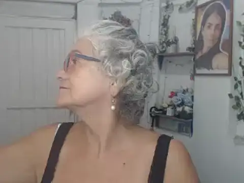 Snapshot of FunnyGrandma chatting on 09-14-25, 11:15 FunnyGrandma online show from 09-14-25, 11:15