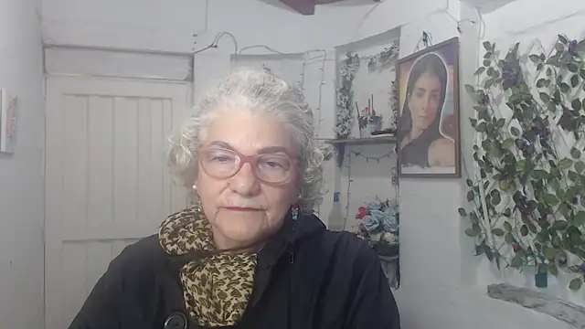 Snapshot of FunnyGrandma chatting on 10-05-25, 03:16 FunnyGrandma online show from 10-05-25, 03:16