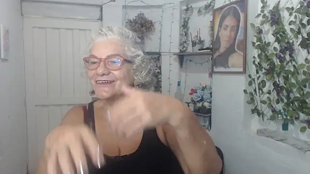 Snapshot of FunnyGrandma chatting on 10-05-25, 10:51 FunnyGrandma online show from 10-05-25, 10:51