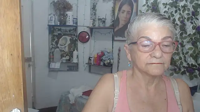 FunnyGrandma online show from 05-22-26, 04:56