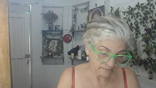 Snapshot of FunnyGrandma chatting on 07-18-26, 08:23 FunnyGrandma online show from 07-18-26, 08:23