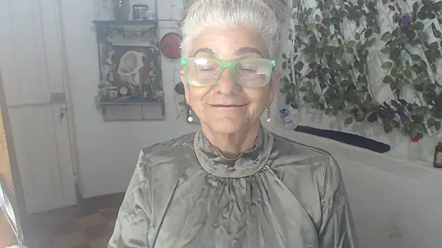 Snapshot of FunnyGrandma chatting on 07-24-26, 01:25 FunnyGrandma online show from 07-24-26, 01:25