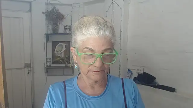 Snapshot of FunnyGrandma chatting on 07-31-26, 03:17 FunnyGrandma online show from 07-31-26, 03:17
