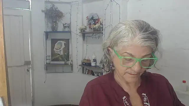 Snapshot of FunnyGrandma chatting on 07-31-26, 04:50 FunnyGrandma online show from 07-31-26, 04:50