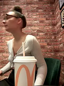 The Snowwhitee online show from 01-06-26, 09:02