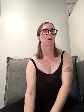 SweetandNaughty1 online show from 10-31-25, 08:21