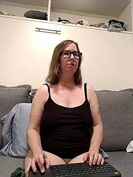 SweetandNaughty1 online show from 04-08-26, 05:29