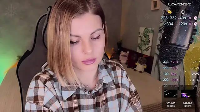 Snapshot of Your_Sweet_Lilu chatting on 12-11-24, 06:20 Your Sweet Lilu online show from 12-11-24, 06:20