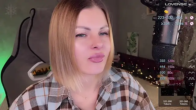 Snapshot of Your_Sweet_Lilu chatting on 12-20-24, 03:10 Your Sweet Lilu online show from 12-20-24, 03:10