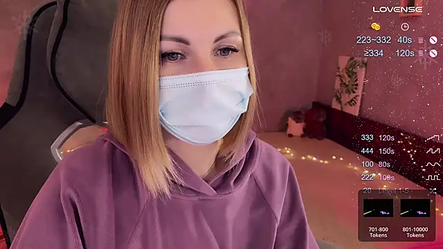 Snapshot of Your_Sweet_Lilu chatting on 02-17-25, 04:37 Your Sweet Lilu online show from 02-17-25, 04:37