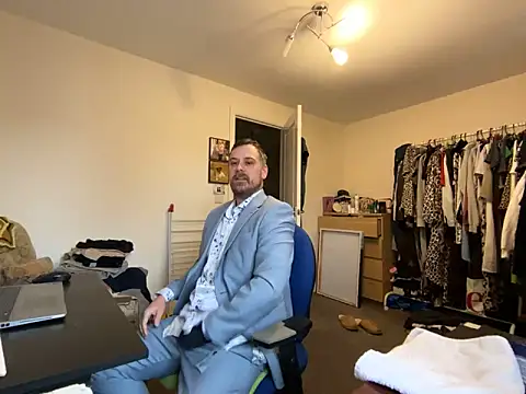 Snapshot of Kramer023 chatting on 02-07-25, 11:56 Kramer023 online show from 02-07-25, 11:56