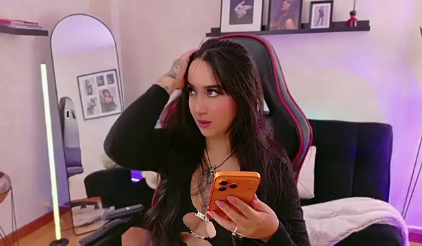 EmmyEvans1 online show from 03-25-26, 07:31