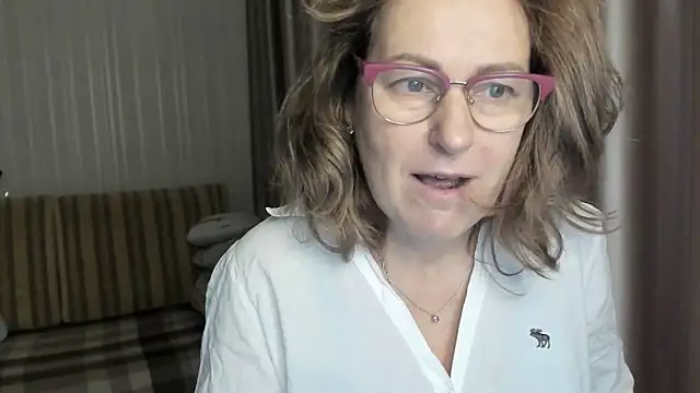 lauraoven online show from 12-28-24, 10:58