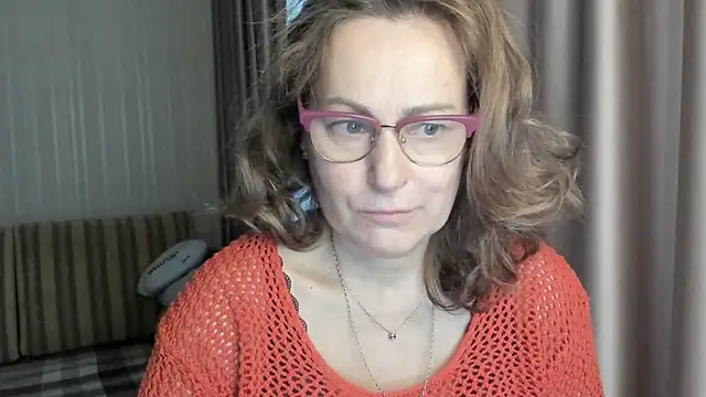 lauraoven online show from 01-08-25, 08:27