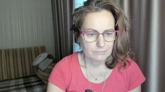 lauraoven online show from 01-12-25, 12:01