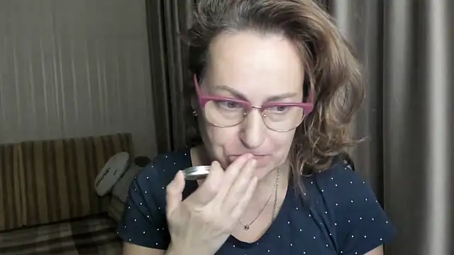 lauraoven online show from 01-15-25, 03:50