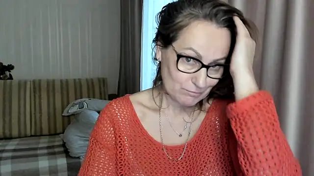 lauraoven online show from 02-10-25, 01:01