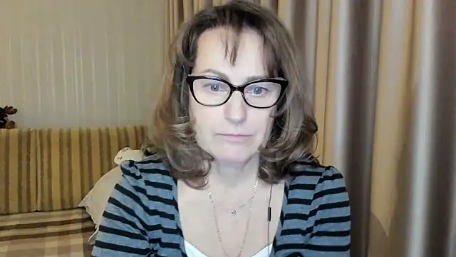 lauraoven online show from 02-19-25, 04:22