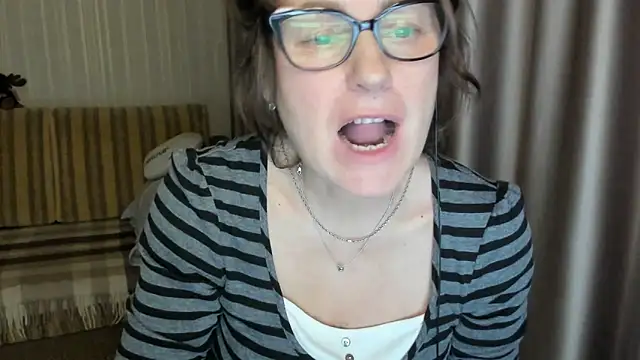 lauraoven online show from 02-20-25, 04:25