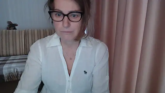 lauraoven online show from 02-25-25, 08:58