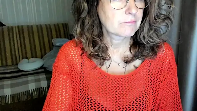 lauraoven online show from 10-05-25, 02:37