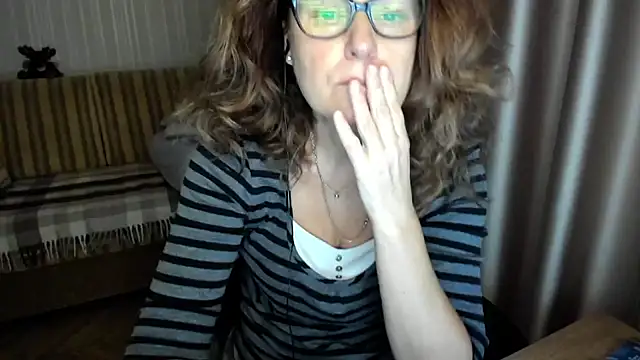 lauraoven online show from 11-28-25, 11:57