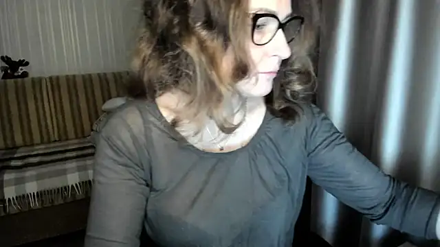 lauraoven online show from 12-16-25, 07:13