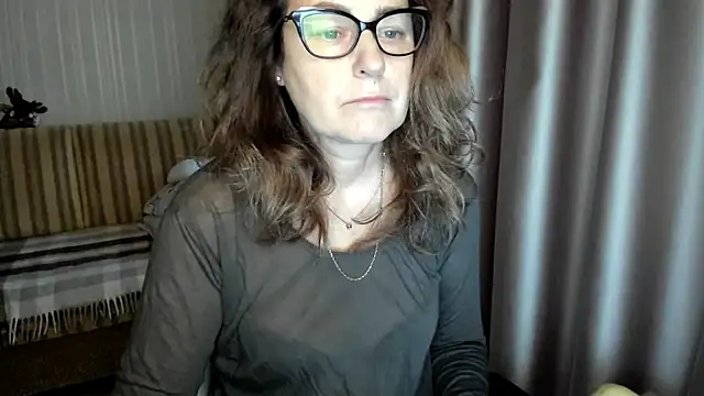 lauraoven online show from 12-17-25, 07:25