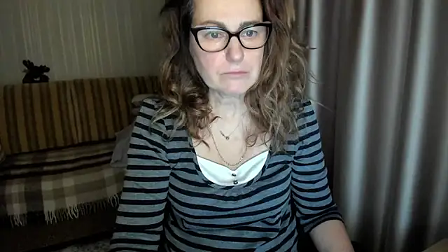 lauraoven online show from 01-18-26, 01:15