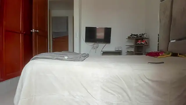 Snapshot of cuteboybigcock- chatting on 11-05-25, 05:57 cuteboybigcock- online show from 11-05-25, 05:57