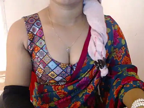 Open Heart Lennon online show from 02-20-25, 04:50