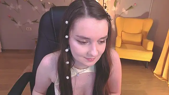 Snapshot of CloudGrace chatting on 06-27-26, 06:13 CloudGrace online show from 06-27-26, 06:13