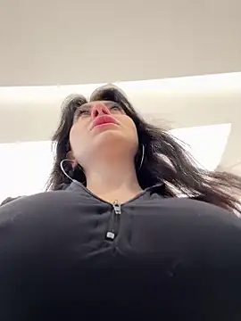 Snapshot of Wet__Bunny chatting on 03-18-26, 06:16 Wet Bunny online show from 03-18-26, 06:16