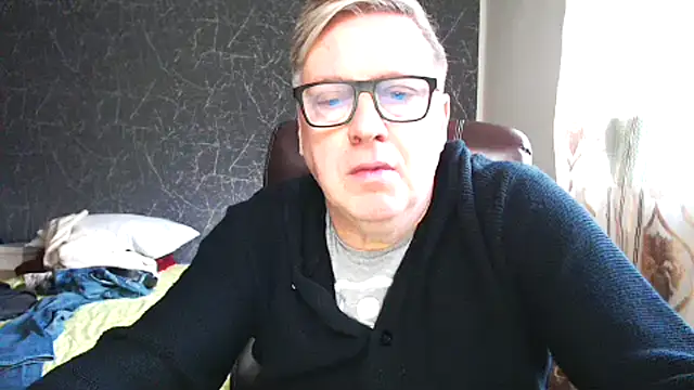 Snapshot of RobertStripX chatting on 02-07-25, 02:47 RobertStripX online show from 02-07-25, 02:47