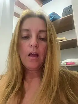 Snapshot of moniquerainx chatting on 01-03-25, 02:21 moniquerainx online show from 01-03-25, 02:21