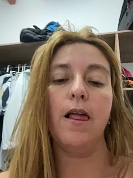 Snapshot of moniquerainx chatting on 02-21-25, 06:18 moniquerainx online show from 02-21-25, 06:18