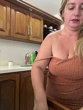 Snapshot of moniquerainx chatting on 02-10-26, 03:05 moniquerainx online show from 02-10-26, 03:05