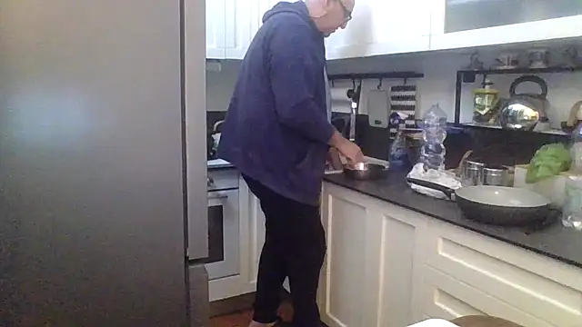 ANONIMO7735 online show from 10-24-25, 09:49