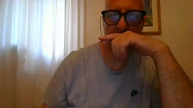 Snapshot of ANONIMO7735 chatting on 06-11-26, 04:27 ANONIMO7735 online show from 06-11-26, 04:27