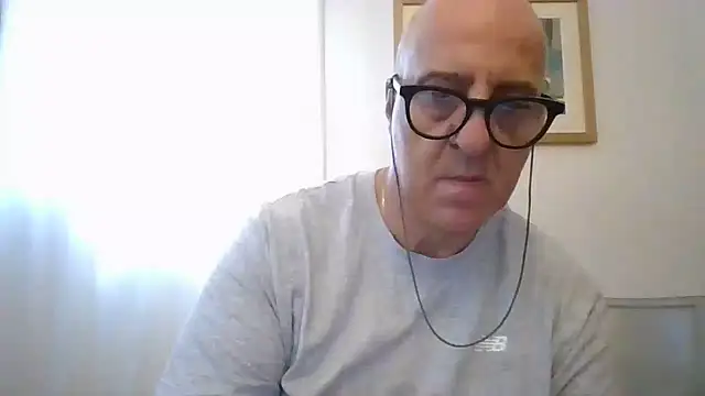 Snapshot of ANONIMO7735 chatting on 06-17-26, 10:28 ANONIMO7735 online show from 06-17-26, 10:28