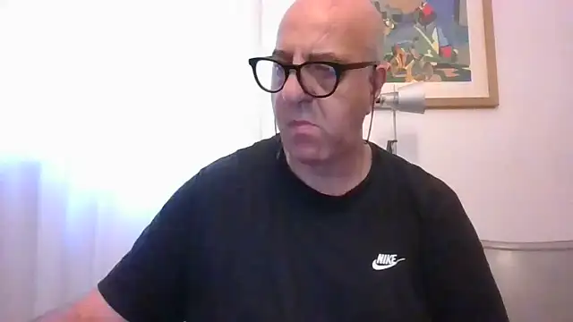 Snapshot of ANONIMO7735 chatting on 06-19-26, 04:39 ANONIMO7735 online show from 06-19-26, 04:39