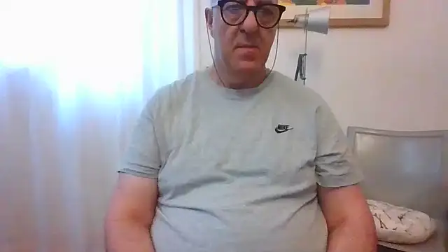 Snapshot of ANONIMO7735 chatting on 06-26-26, 05:12 ANONIMO7735 online show from 06-26-26, 05:12