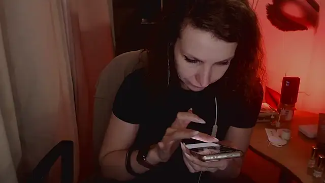 Snapshot of JohansonKatie chatting on 01-12-25, 04:29 JohansonKatie online show from 01-12-25, 04:29