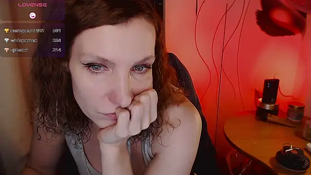 Snapshot of JohansonKatie chatting on 02-01-25, 02:47 JohansonKatie online show from 02-01-25, 02:47