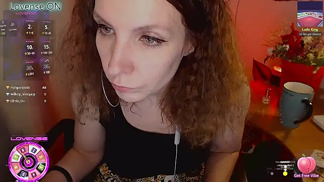 Snapshot of JohansonKatie chatting on 02-23-25, 12:19 JohansonKatie online show from 02-23-25, 12:19